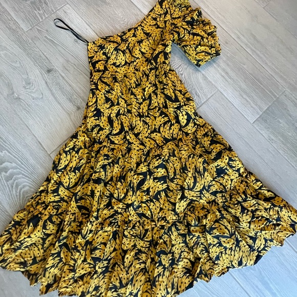 Farm Rio tiered banana print one should midi dress - Picture 2 of 3